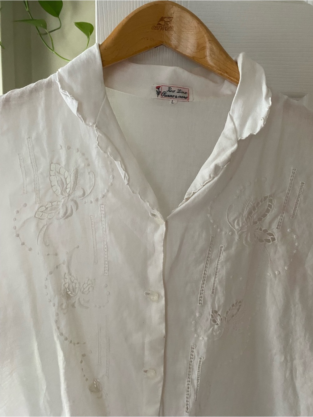Vintage White Embroidered Women's Button Shirt - Unbranded